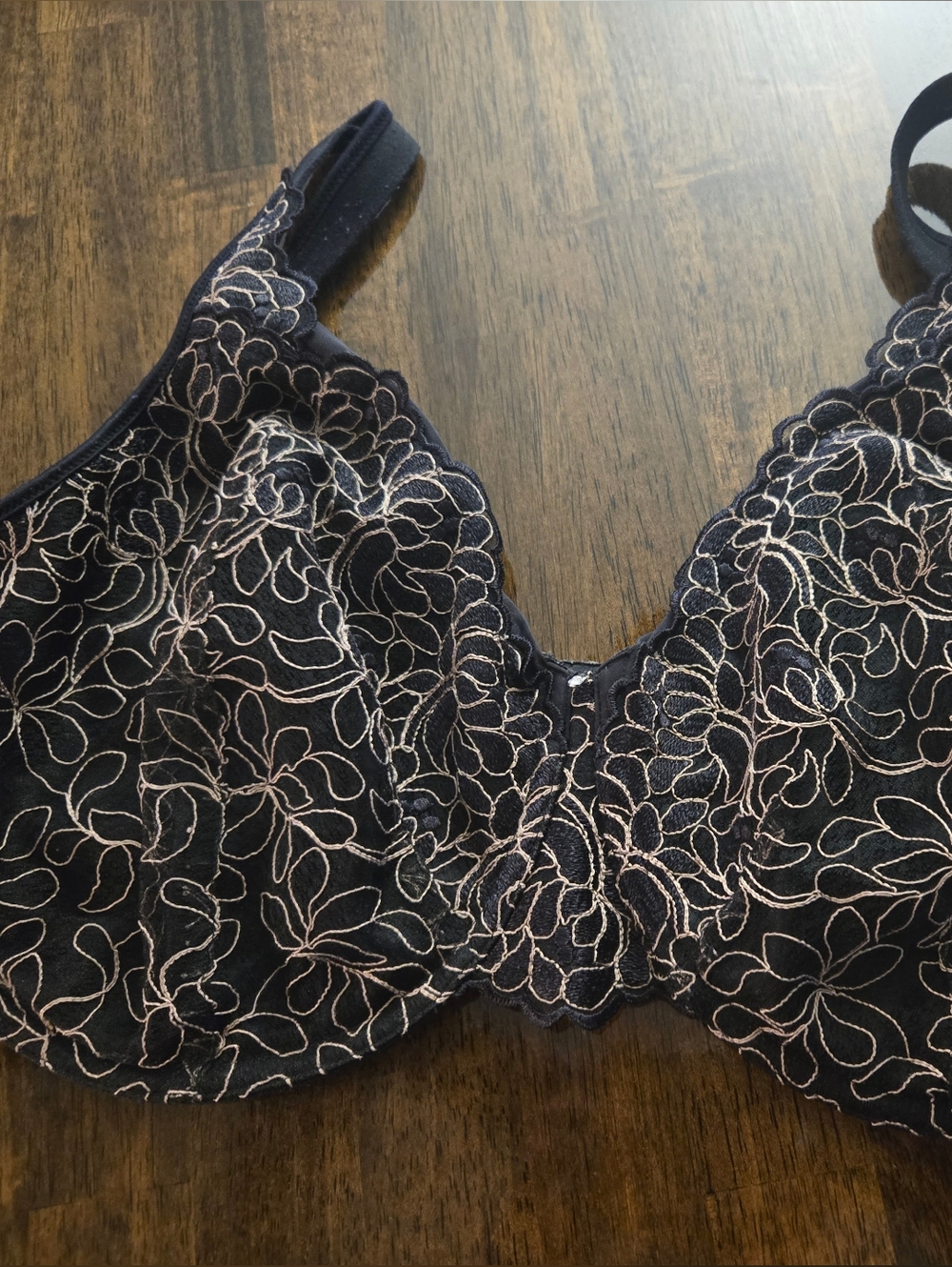 Playtex Women's 42DD Black Bra with Tan Floral Embroidery. Underwire